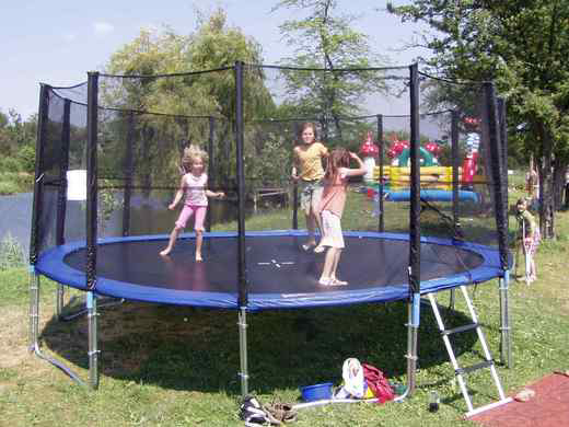obří trampolína1.jpg