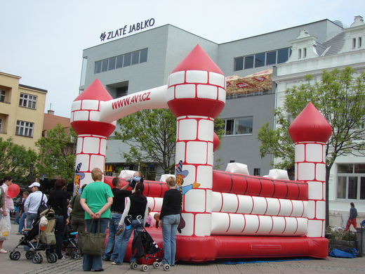 Skákací hrad.jpg